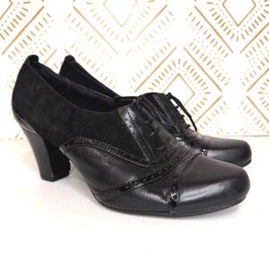 Clarks Artisan Oxford Heels Women 10 Black Leather Lace Up Brogue Witchy Goth